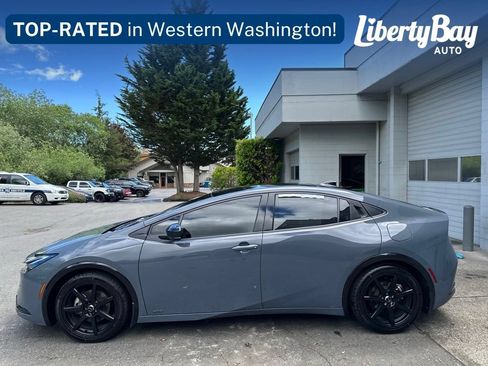 Used 2024 Toyota Prius XLE AWD/4WD image 4