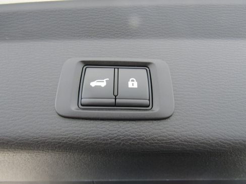 Used 2023 Mitsubishi Outlander SE image 8