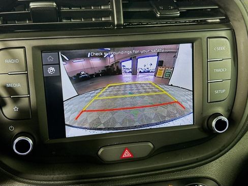 Certified 2025 Kia Soul LX w/ LX Technology Package FWD image 15