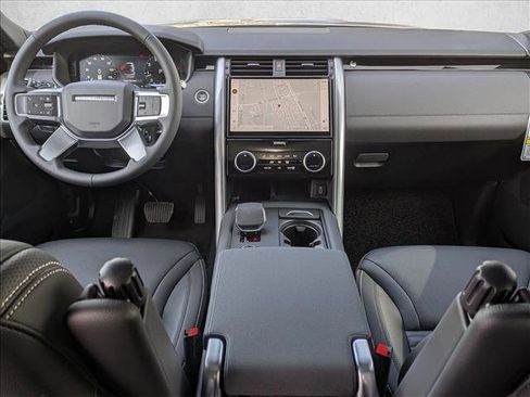 New 2026 Land Rover Discovery S image 16