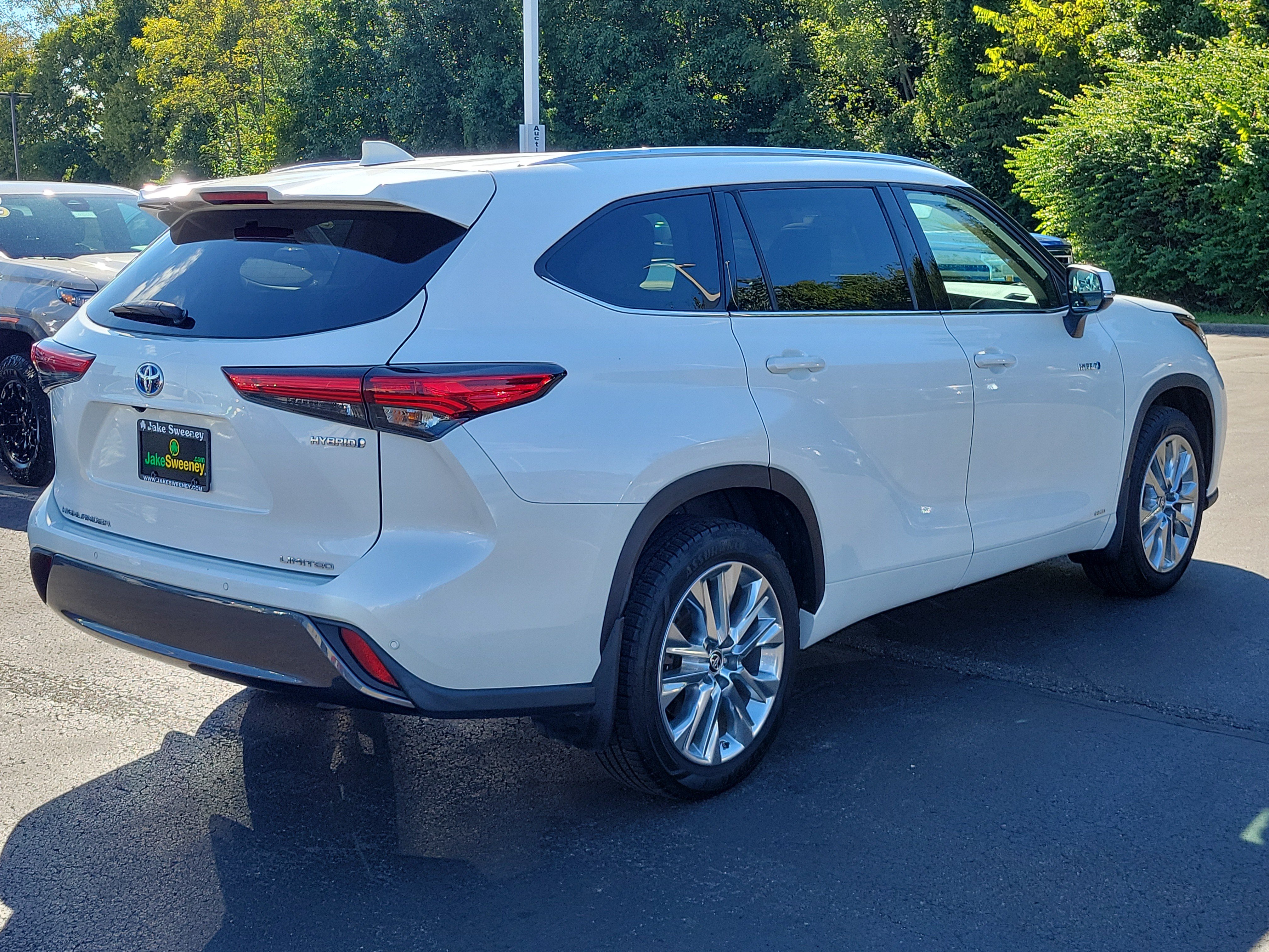 Used 2021 Toyota Highlander Limited AWD/4WD image 4
