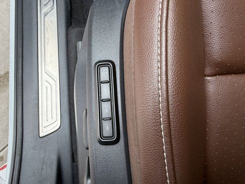 Used 2023 Volkswagen Atlas SEL R-Line AWD/4WD image 30