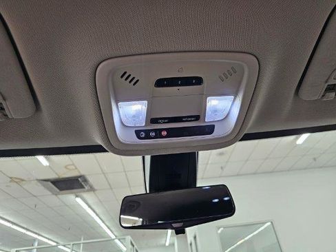 Used 2019 Chevrolet Traverse RS image 23