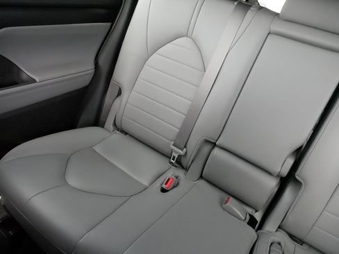 Certified 2025 Toyota Highlander XLE AWD/4WD image 12