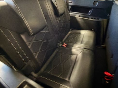 Used 2024 Volkswagen Atlas SE image 14