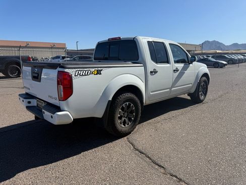 Used 2018 Nissan Frontier PRO-4X image 5