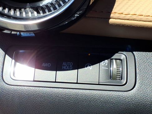 Used 2025 Chevrolet Equinox ACTIV w/ Safety and Technology Package AWD/4WD image 11