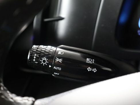 Used 2025 Hyundai Elantra Sport FWD image 34