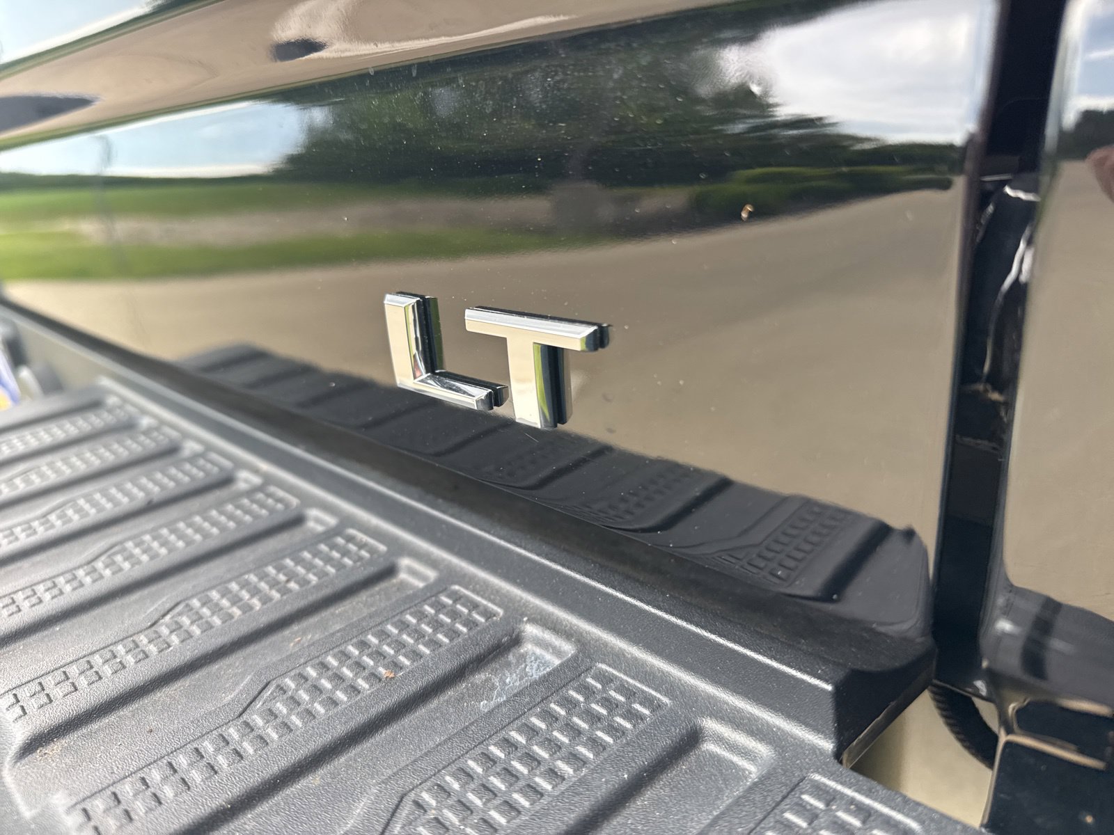 Used 2025 Chevrolet Silverado 2500 LT w/ Convenience Package AWD/4WD image 13