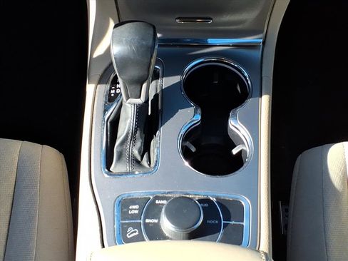 Certified 2020 Jeep Grand Cherokee Laredo image 11