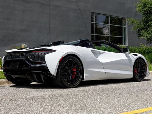 Used 2025 McLaren Artura Spider RWD image 14