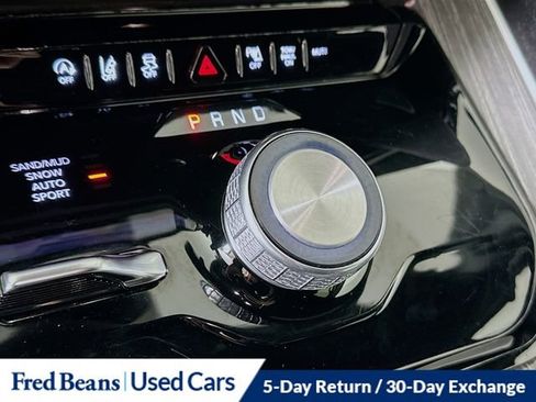 Used 2024 Jeep Wagoneer L Series II w/ Flexible Seating Group image 18