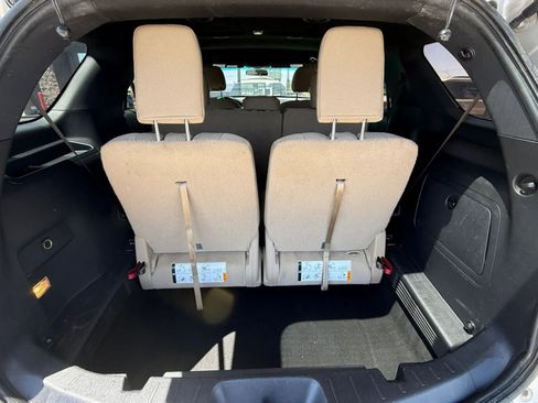 Used 2017 Ford Explorer XLT FWD image 31