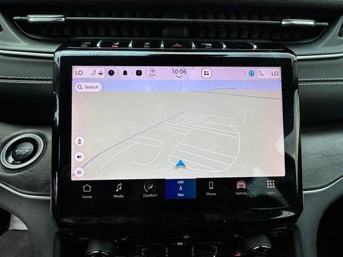 Used 2022 Jeep Grand Cherokee L Limited AWD/4WD image 34