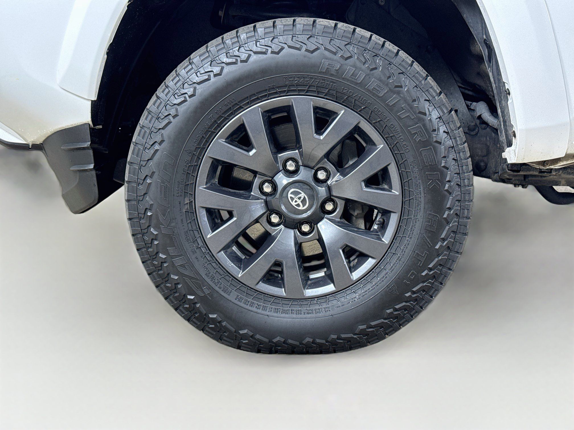 Used 2023 Toyota Tacoma SR5 w/ Technology Package AWD/4WD image 25