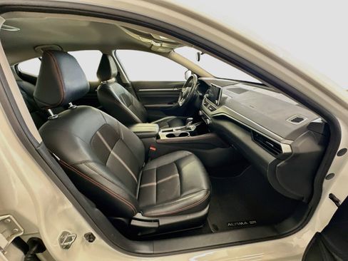 Used 2024 Nissan Altima 2.5 SR FWD image 31