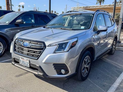 Certified 2023 Subaru Forester Premium AWD/4WD image 1