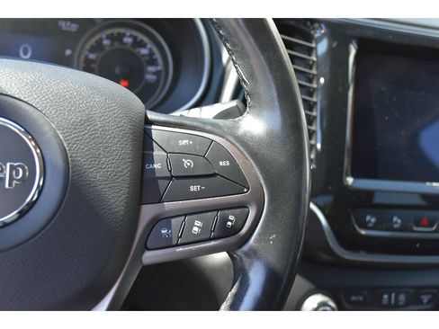 Used 2021 Jeep Cherokee Limited image 20