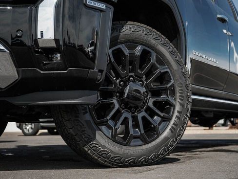 New 2026 GMC Sierra 2500 Denali w/ Denali Reserve Package AWD/4WD image 6