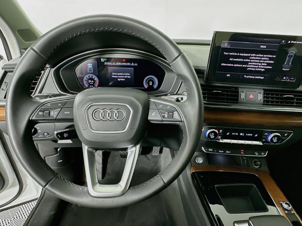 Used 2023 Audi Q5 2.0T Premium Plus w/ Premium Plus Package AWD/4WD image 11