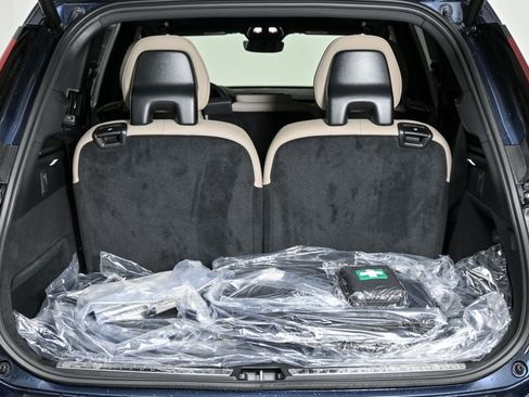 New 2026 Volvo XC90 B6 Plus w/ Protection Package Premier image 32