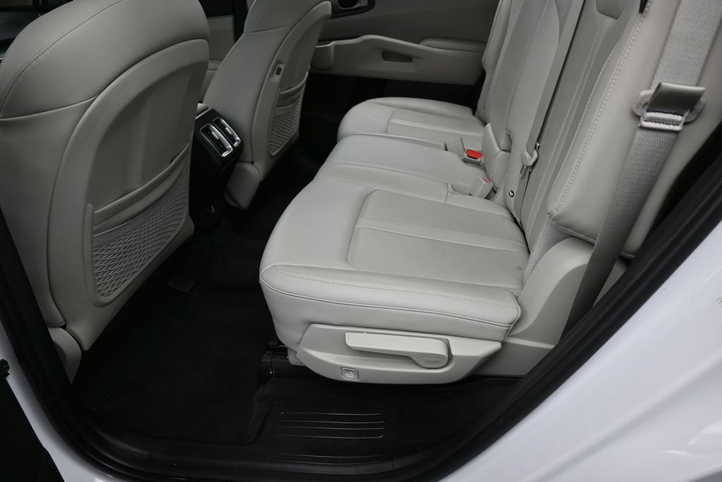 Used 2024 Kia Sorento S w/ Panoramic Sunroof Package FWD image 37