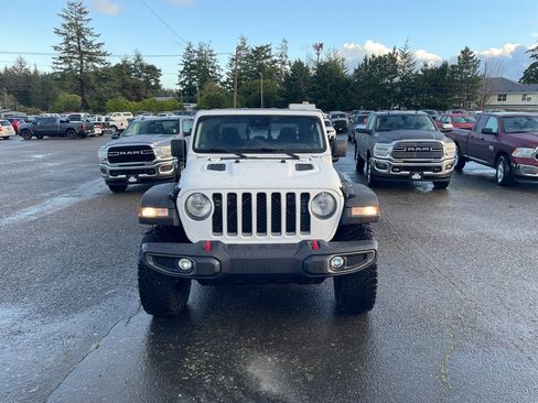 Used 2020 Jeep Gladiator Rubicon image 2