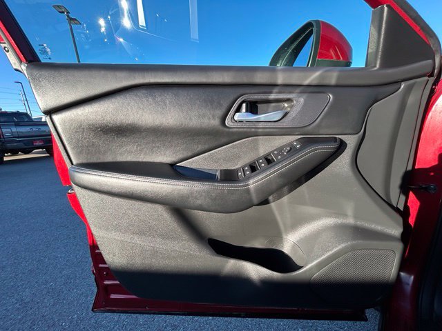 Used 2025 Nissan Rogue SV AWD/4WD image 26