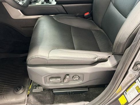 Certified 2025 Toyota Tundra Limited w/ TRD Off-Road Package AWD/4WD image 17