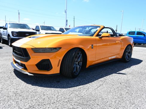 New 2026 Ford Mustang GT Premium w/ GT Performance Package RWD image 8