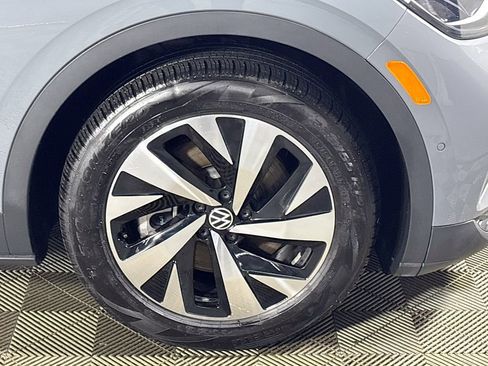 Certified 2025 Volkswagen ID.4 Pro image 23