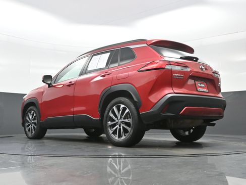 Used 2023 Toyota Corolla Cross XLE AWD/4WD image 31