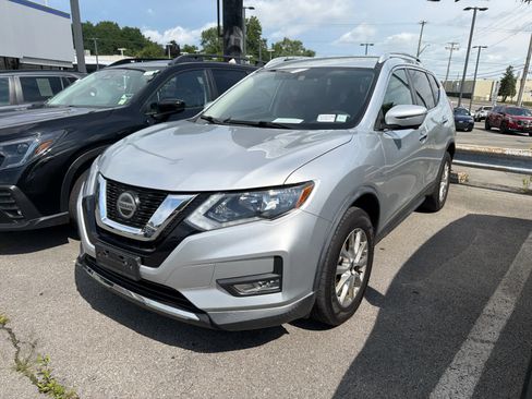 Used 2018 Nissan Rogue SV w/ Premium Package AWD/4WD image 33