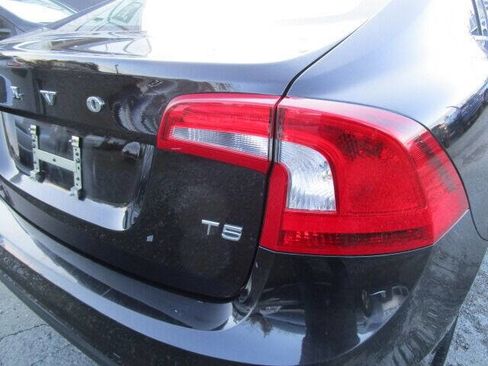 Used 2013 Volvo S60 T5 image 13