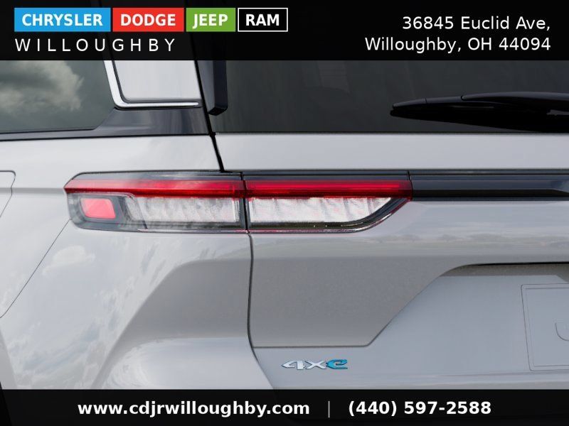 New 2025 Jeep Grand Cherokee Limited 4xe AWD/4WD image 11