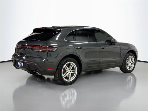 Used 2022 Porsche Macan image 7
