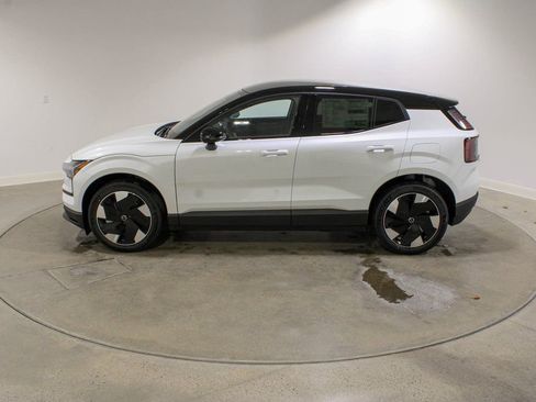 New 2026 Volvo EX30 Plus w/ Climate Package image 3