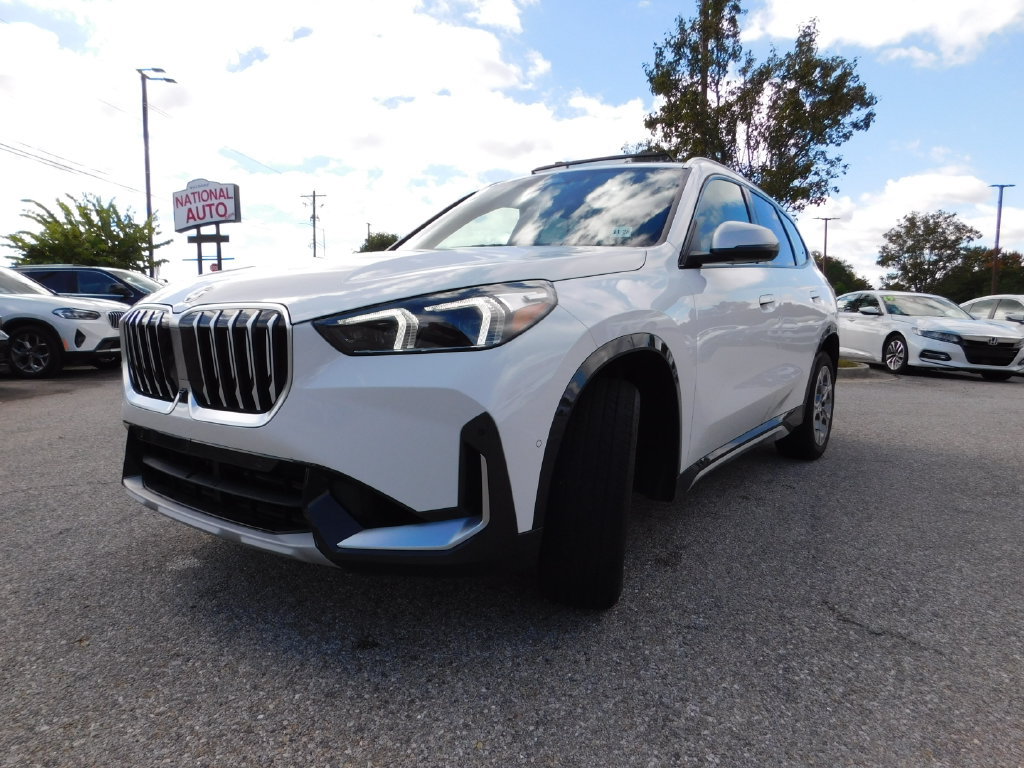 Used 2023 BMW X1 xDrive28i w/ Premium Package AWD/4WD image 4