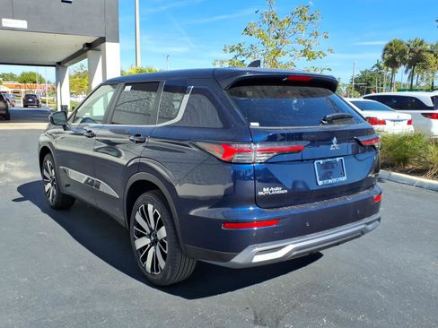 New 2026 Mitsubishi Outlander SE image 3