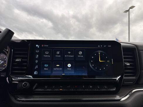 Used 2024 Chevrolet Silverado 2500 ZR2 w/ Technology Package image 23