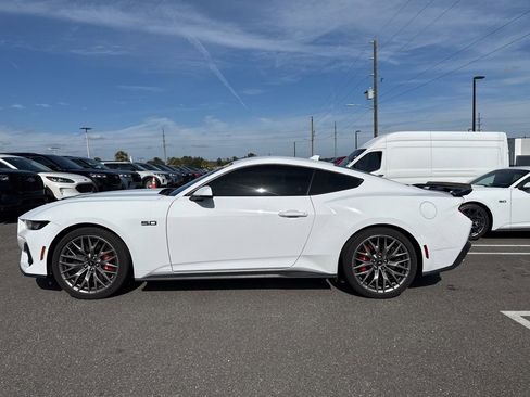 Used 2024 Ford Mustang GT Premium image 6