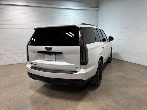 Used 2025 Cadillac Escalade Sport Platinum w/ LPO, ONYX Package AWD/4WD image 7