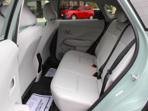 Used 2025 Hyundai Kona SEL FWD image 16