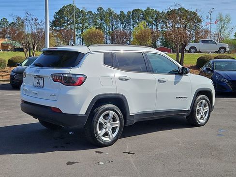 Used 2024 Jeep Compass Latitude AWD/4WD image 7