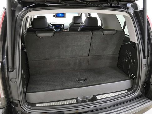 Used 2019 Cadillac Escalade Luxury w/ Escalade Sport Edition image 44