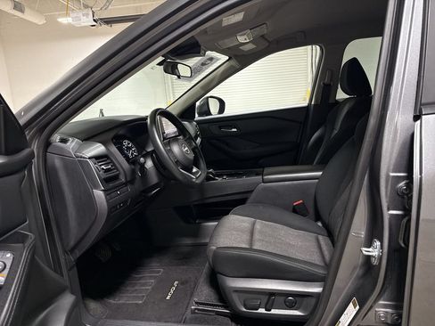 Used 2024 Nissan Rogue SV FWD image 19