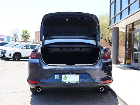 Used 2019 MAZDA MAZDA3 Sedan FWD image 22