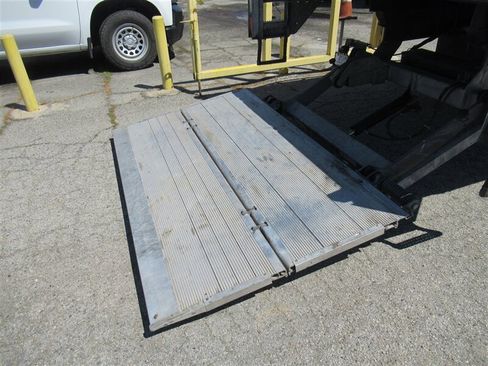 Used 2018 Ford F450 XL image 12