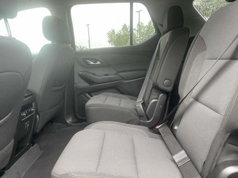 Used 2021 Chevrolet Traverse LT AWD/4WD image 11