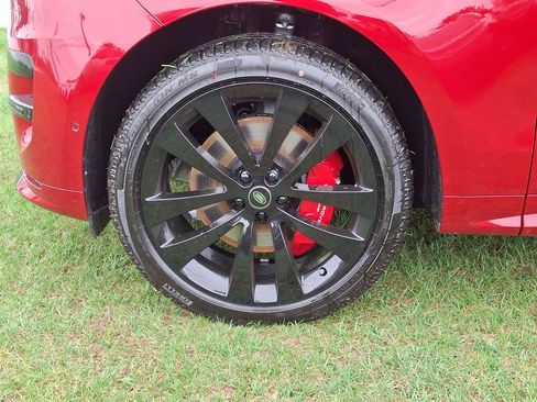 New 2025 Land Rover Range Rover Sport Dynamic SE image 16